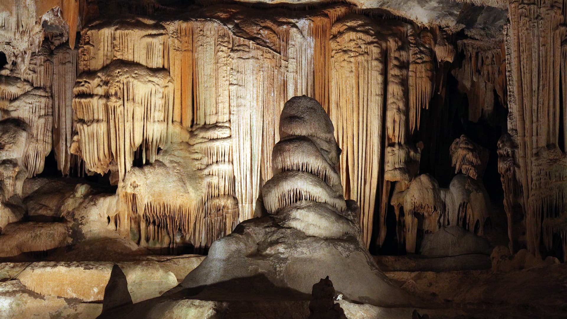 Cango Caves is located in the Swartberg Mountains near the town of Oudtshoorn