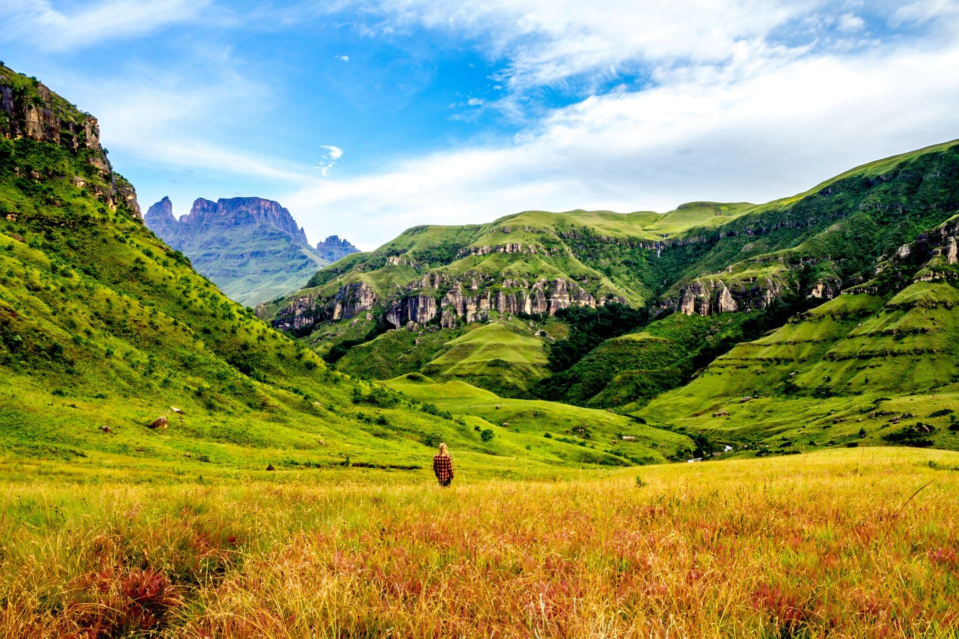 Experience the Majestic Drakensberg Mountains: An Unforgettable Journey