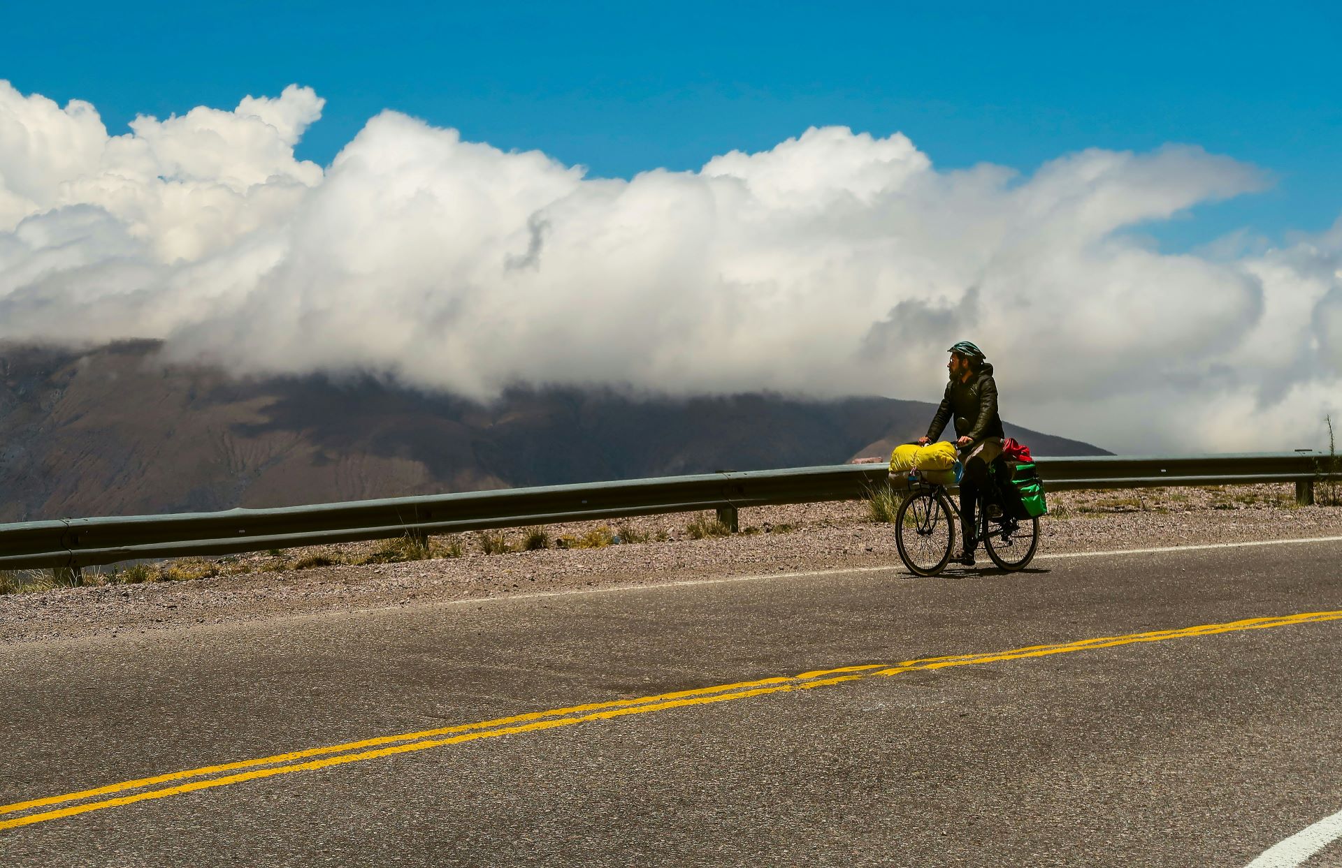bike-trails-across-the-rainbow-nation-a-journey-through-south-africas-scenic-cycling-routes-2.jpg