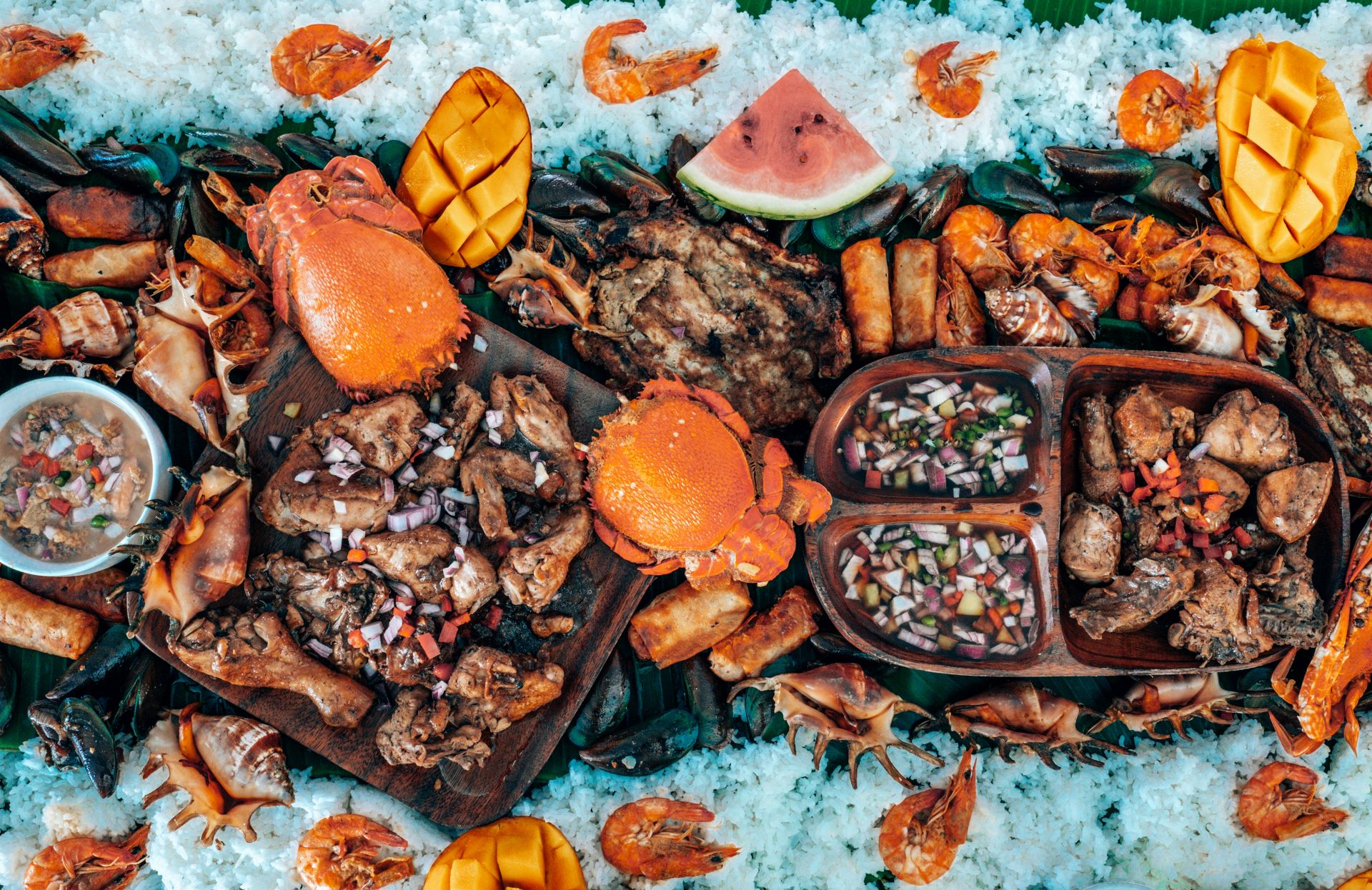 bunny-chow-gatsby-more-a-foodies-guide-to-south-african-street-eatsunsplash-1.jpg