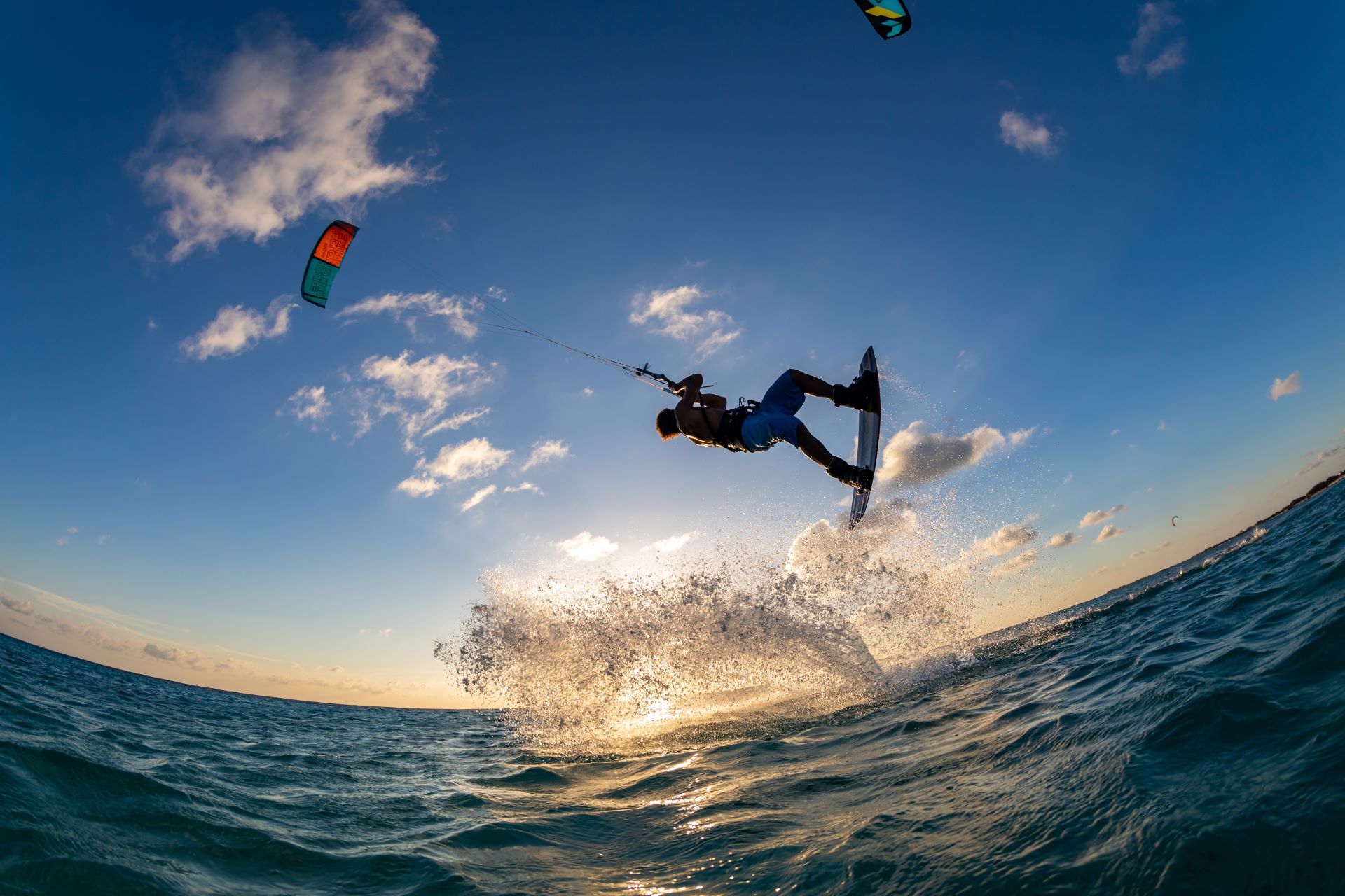 kite-surfing-in-the-western-cape-winds-waves--beginners