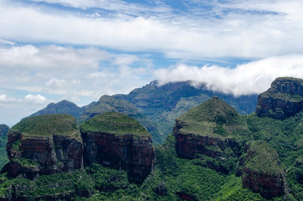mountain-magic-exploring-south-africas-peaks-beyond-table-mountain-1-1024x678.jpg