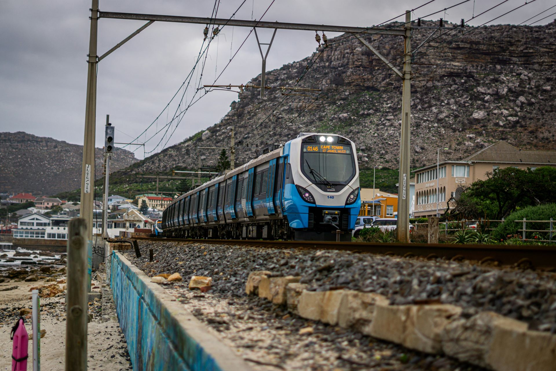 south-africas-luxury-train-journeys-blue-train-a-rovos-rail-1