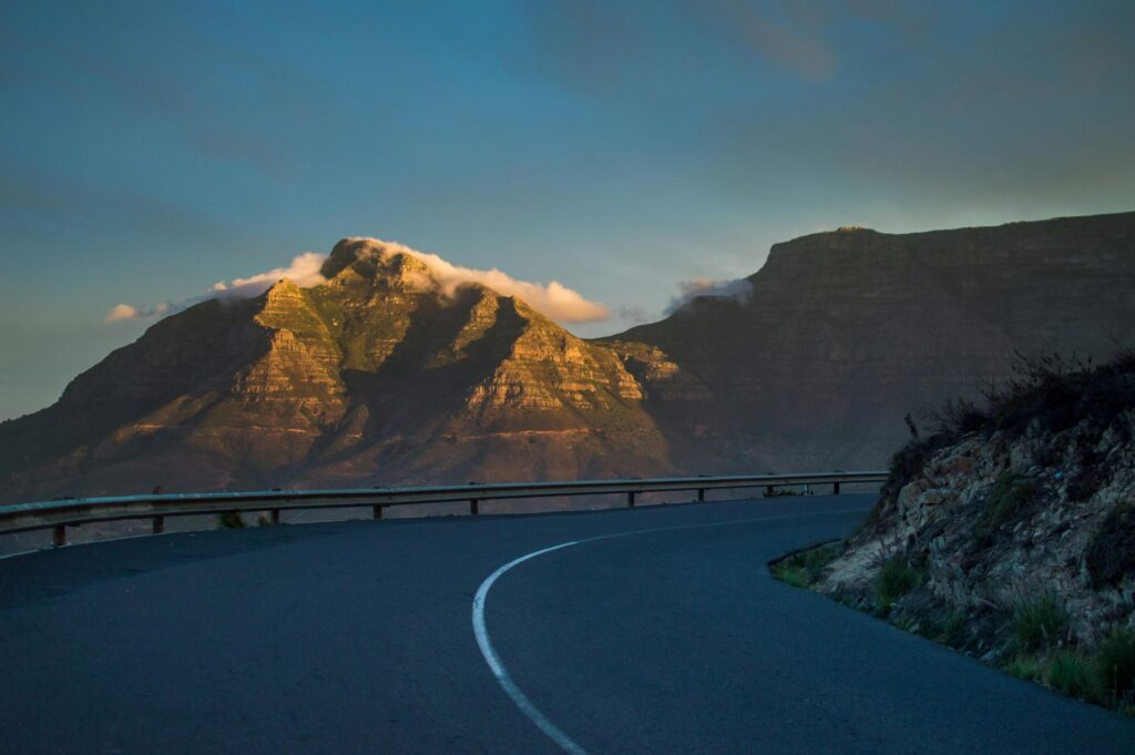 the-road-less-traveled-scenic-drives-that-redefine-south-africa-2-1024x681.jpg