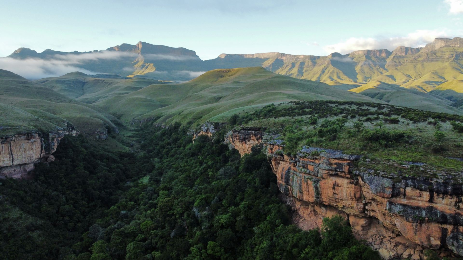 the-road-less-traveled-scenic-drives-that-redefine-south-africa.jpg